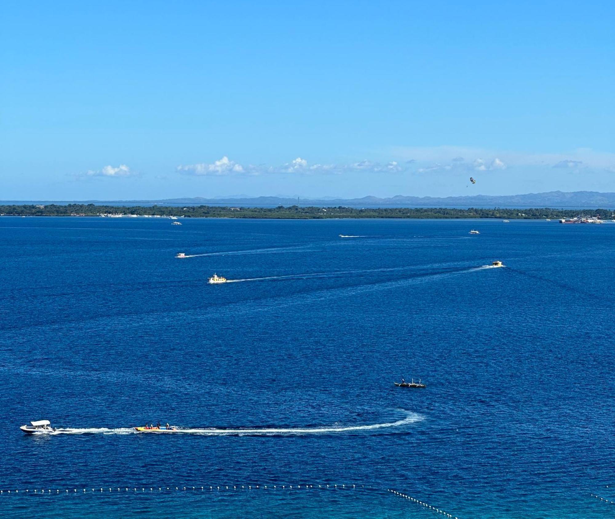 Oceanview Deluxe 1Br Suite La Mirada Lapu-Lapu City Exterior photo